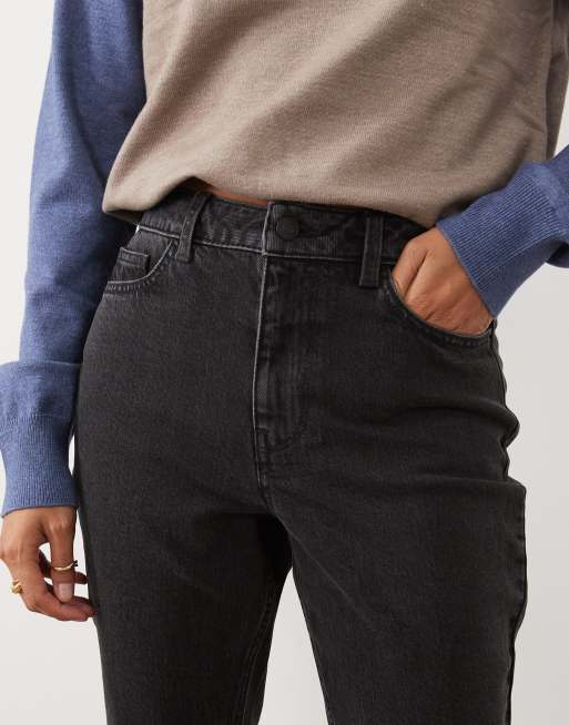 New Look Petite Hannah straight leg jeans in black, 5 of 5