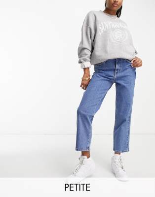 New Look Petite - Jeans mit geradem Schnitt in mittelblauer Waschung