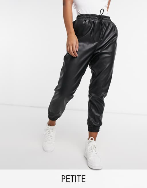 New Look Petite - Joggers in pelle sintetica nera