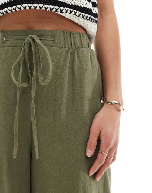 New Look Petite – Kakifärgade, ankellånga linnebyxor, 2 av 5