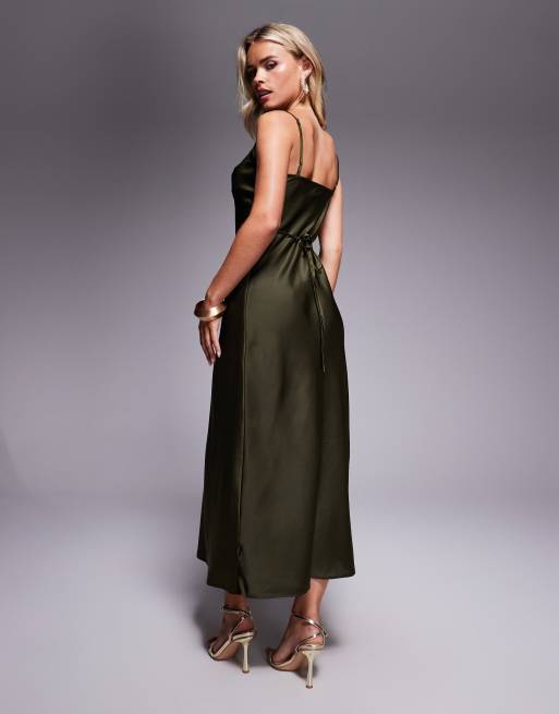 New Look Petite – Kakigrön midiklänning med draperad ringning av satin, 3 av 4