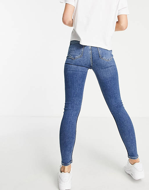 Jeans New Look Petite lift & shape skinny jean in mid blue 