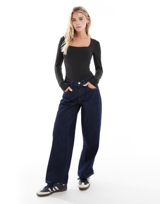 New Look Petite long sleeve square neck bodysuit in black, 2 of 4