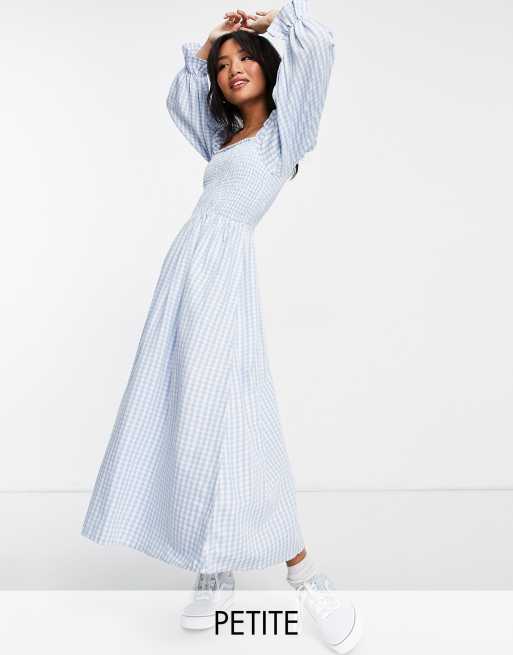 New Look Petite – Marszczona fakturowana sukienka midi w niebieską kratkę vichy