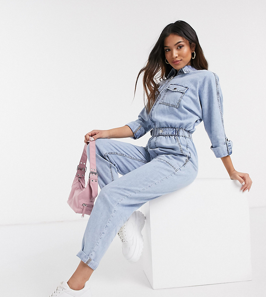 New Look – Petite – Mellanblå jumpsuit i denim med dragkedja fram