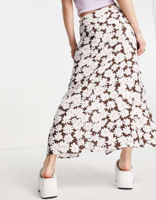 New Look Petite midi skirt with side slit in brown floral