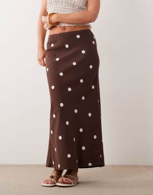 New Look Petite - Midirock aus Leinenmix in Braun mit Polka Dots