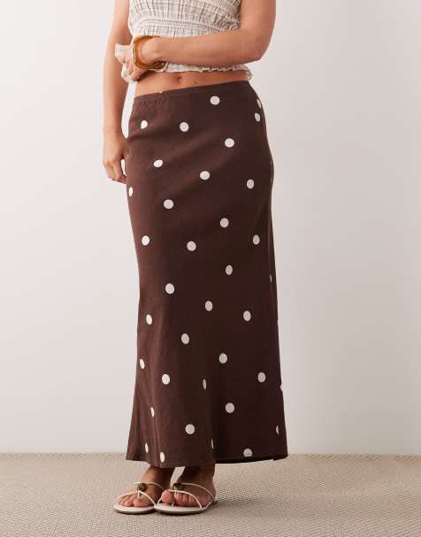 New Look Petite – Midirock aus Leinenmix in Braun mit Polka Dots - view 1