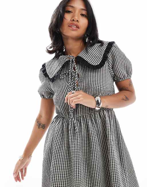 New Look Petite - Mini jurk met gestrikte voorkant in zwarte gingham ruit, 4 van 4