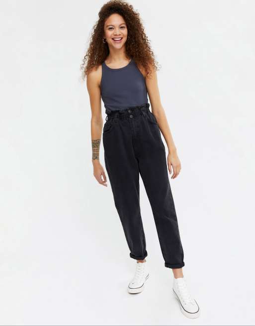 New Look Petite – Mom-Jeans in Schwarz mit Paperbag-Bund, 2 von 4