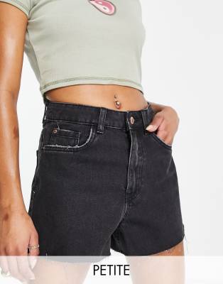 NEW LOOK PETITE MOM SHORTS IN BLACK