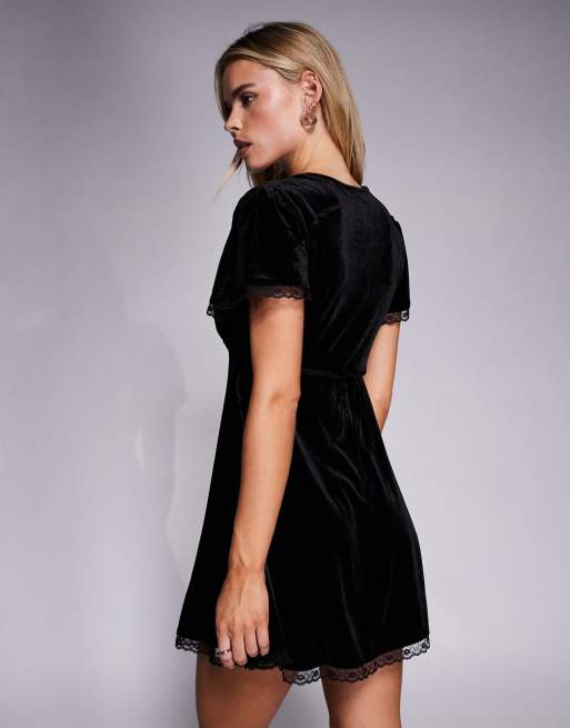 New Look Petite - Nette mini-jurk van fluweel en kant in zwart, 3 van 4