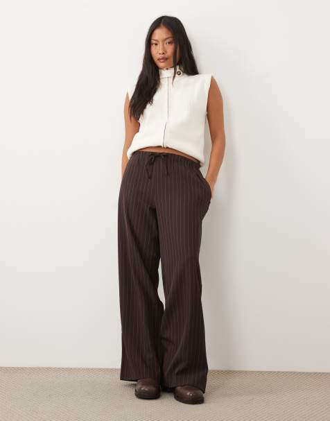 New Look Petite - pantalón de pernera ancha de raya diplomática en marrón oscuro - view 1