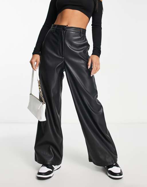 New Look Petite Pantalon large en similicuir Noir ASOS