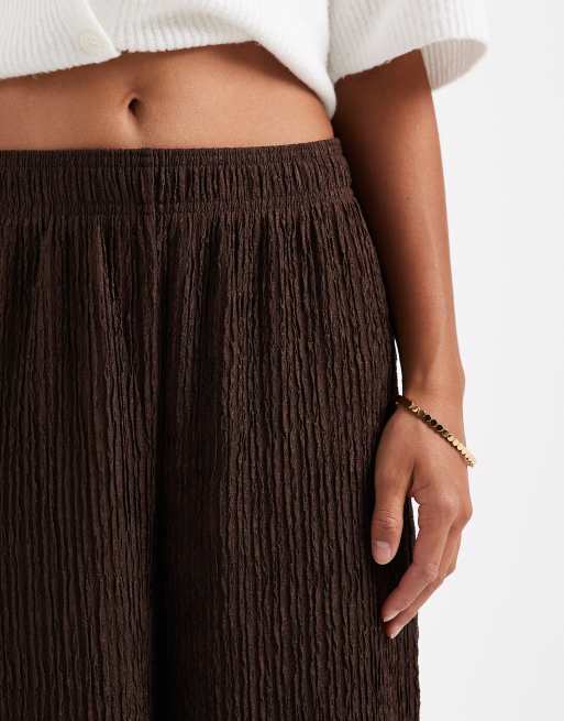 New Look Petite - Pantalon texturé ample - Marron, 3 de 5