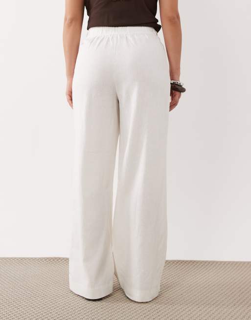 New Look Petite - pantalones de pernera ancha con mezcla de lino en blanco, 2 de 5