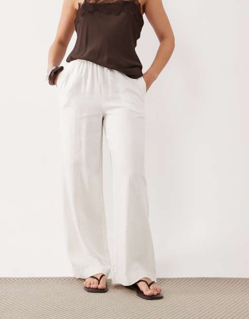 New Look Petite - pantalones de pernera ancha con mezcla de lino en blanco, 3 de 5