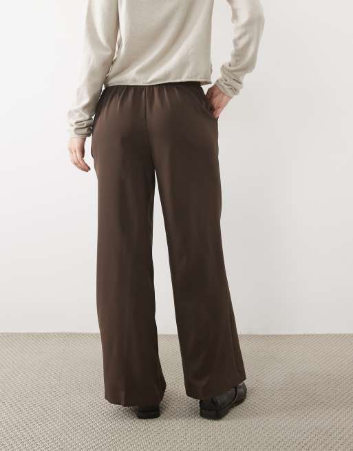 New Look Petite pantalones de pernera ancha sin cierre en marrón, 3 de 5