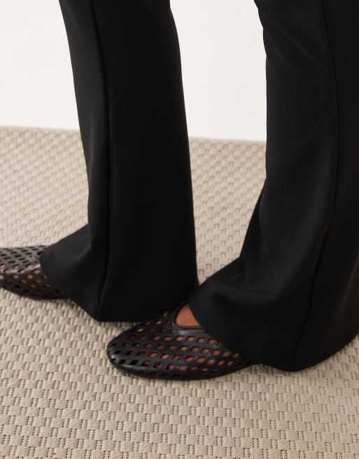 New Look Petite pantaloni a zampa a coste neri, 5 di 5