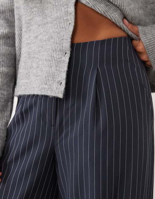 New Look Petite pinstripe balloon pants in blue, 2 of 5