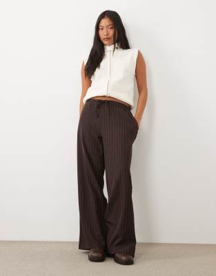 Wide Leg Trousers 4
