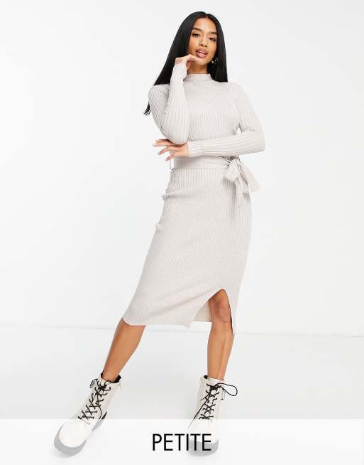New Look Petite – Prążkowana sukienka midi z wiązaniem w talii w kolorze owsianym
