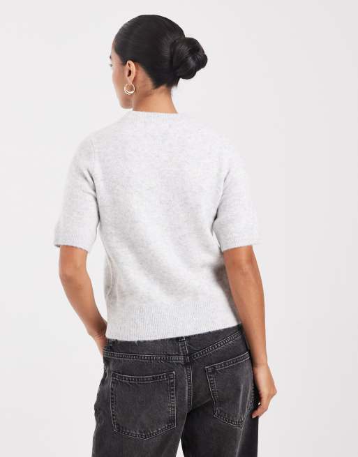 New Look Petite puff sleeve knitted t-shirt in light grey, 4 of 4