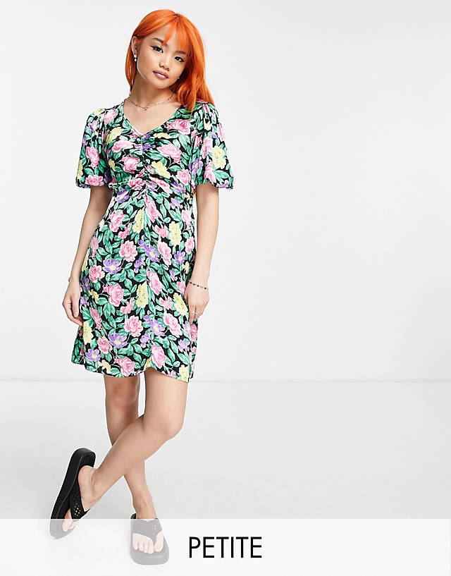 New Look Petite - puff sleeve ruched front mini dress in black floral