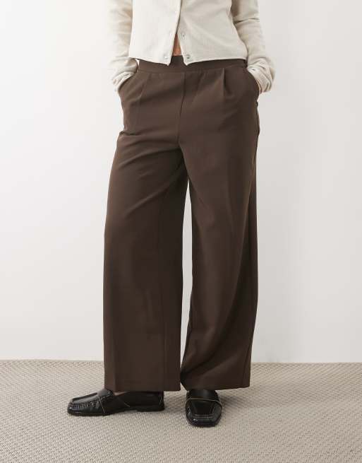New Look Petite pull on wide leg pants in brown, 2 of 5