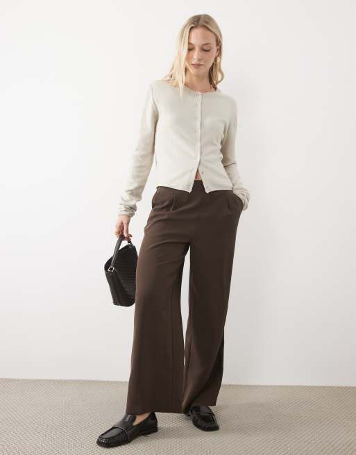 New Look Petite pull on wide leg pants in brown, 5 of 5