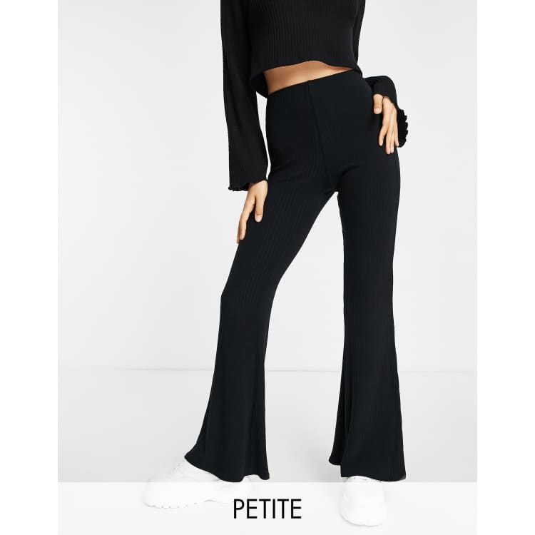 New Look Petite ribbed flare leggings in black