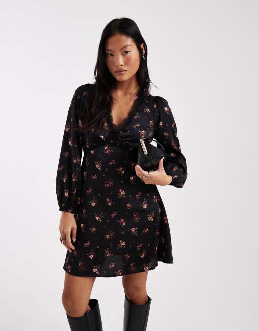 New Look Petite - Robe courte à fleurs en satin avec bordure en dentelle - Noir, 2 de 4