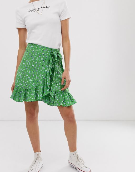 New Look Petite ruffle mini skirt in green ditsy floral print