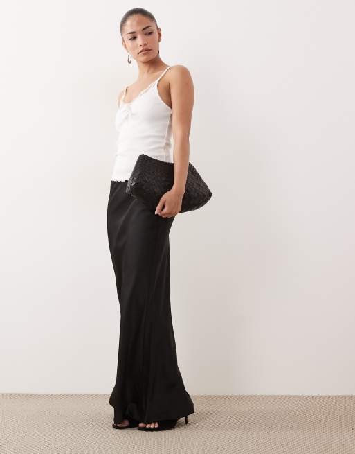 New Look Petite satijnen biais maxi rok in zwart, 3 van 5