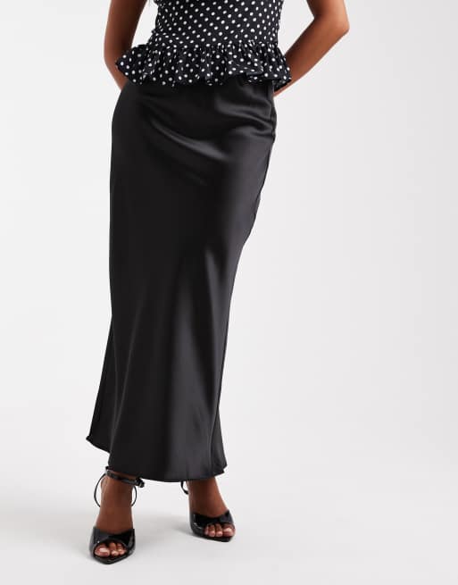 New Look Petite satin bias midi skirt in black, 2 of 5
