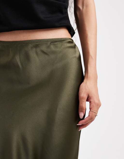 New Look Petite satin bias midi skirt in khaki, 4 of 5