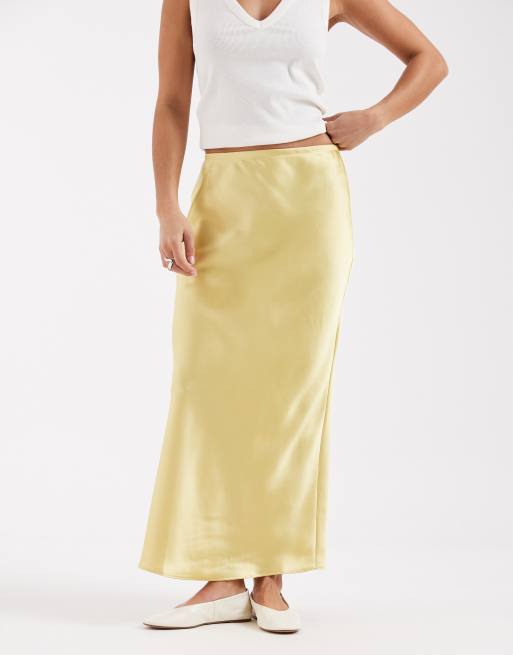 New Look Petite satin bias midi skirt in mid yellow, 2 of 5