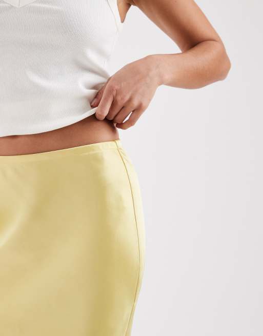 New Look Petite satin bias midi skirt in mid yellow, 4 of 5
