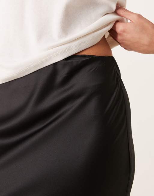 New Look Petite satin midi bias skirt in black, 3 of 5