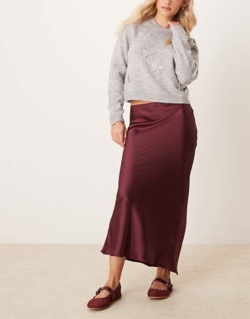 New Look Petite – Satin-Midirock in Burgunderrot mit Schrägschnitt, 2 von 5