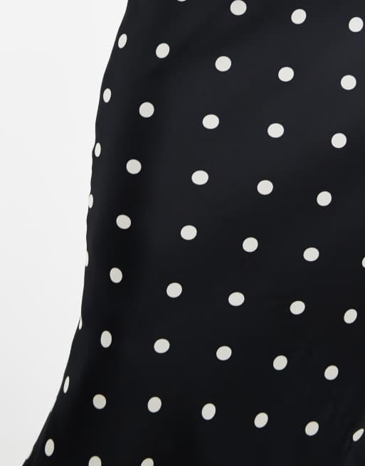 New Look Petite – Satin-Midirock in Schwarz mit Punktemuster und Spitzenborte, 3 von 5