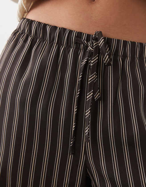 New Look Petite satin wide leg trousers in brown stripe, 4 of 5