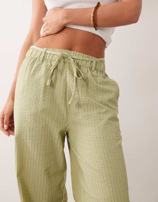 New Look Petite seersucker stripe wide leg trousers in green, 5 of 5