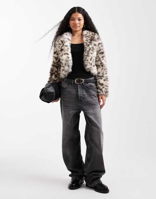 New Look Petite shawl faux fur coat in leopard print, 3 of 4