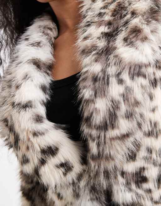 New Look Petite shawl faux fur coat in leopard print, 4 of 4