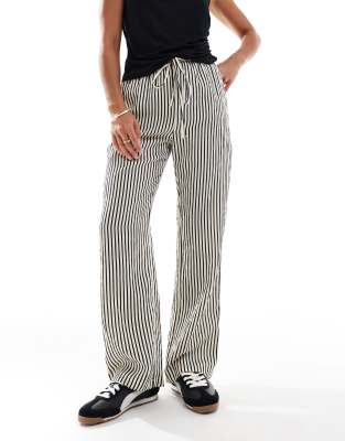 New Look Petite New Look Petite stripe wide leg trouser in black