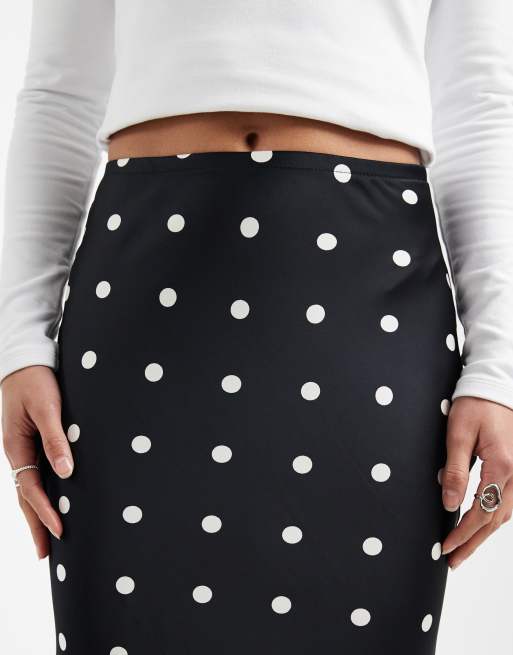 New Look Petite – Svart, prickig midikjol i satin med spetskant, 5 av 5
