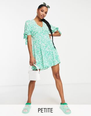 New Look Petite New Look Petite tie sleeve tea dress in green floral