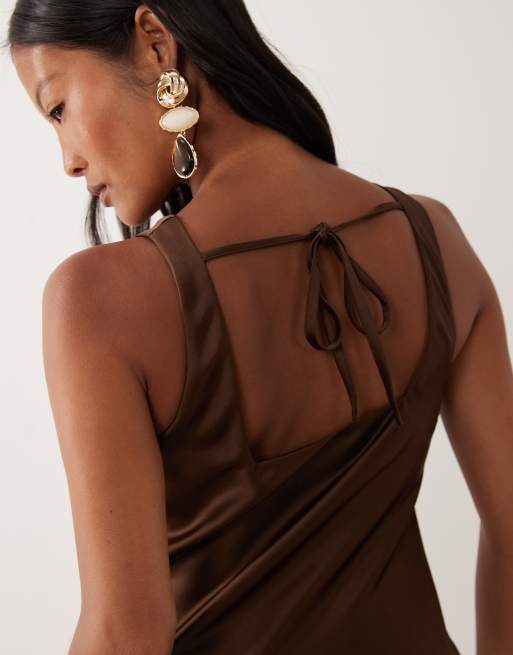 New Look Petite - Top con scollo ad anello in raso marrone scuro, 3 di 4