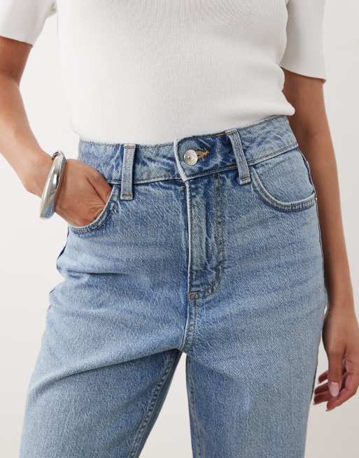 New Look Petite tori ripped mom jean in blue, 4 of 5